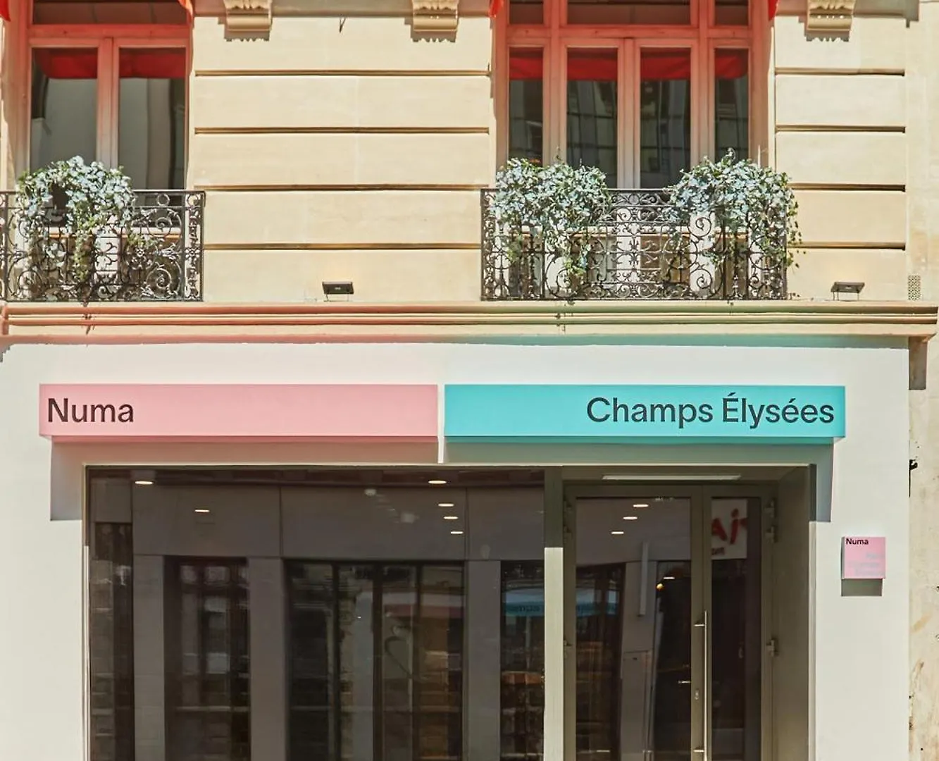 Numa Champs-elysees Aparthotel 4*